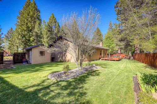 10551 Jeffery Pine Rd, Truckee CA  96161-2187 exterior