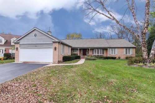 192 Glamis Ln, Palatine, IL 60067-8017