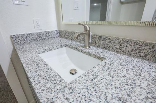 1018 Brookhollow Dr, Irving TX  75061-5514 exterior