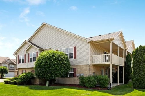 6810 Oak View Ct, Oak Forest, IL 60452-5236