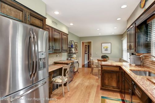 20 Fox Hill Rd, Middletown NJ 07748-2911 exterior