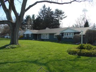 4221 Nantuckett Dr, Toledo, OH 43623-3224