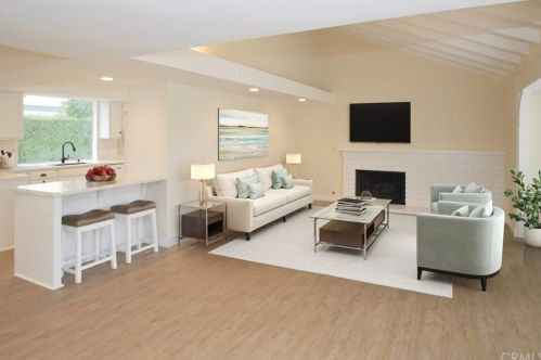11351 Drysdale Ln, Los Alamitos, CA 90720-2935