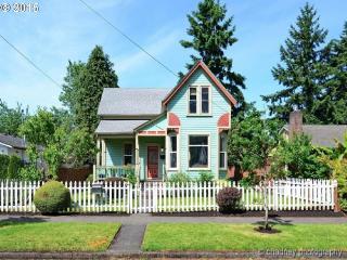 8259 Wayland Ave, Portland, OR 97203-3629