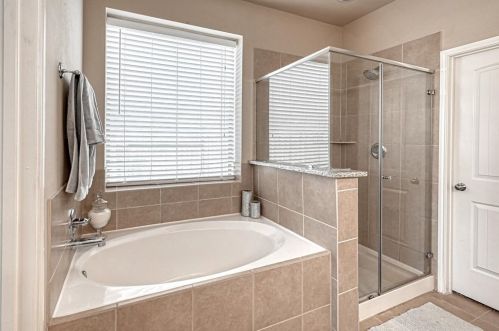 2514 Amy Lee Dr, Conroe TX  77304-5003 exterior