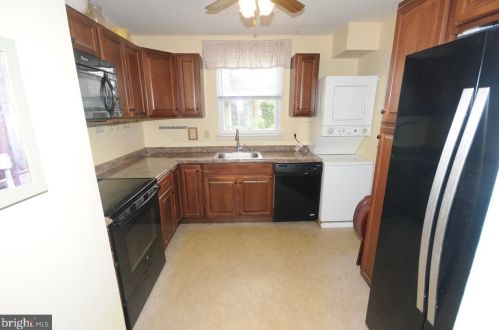 34 Florence Tollgate Pl, Florence, NJ 08518-3206