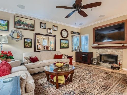 1892 Day Star Ct, Vista, CA 92084-3346