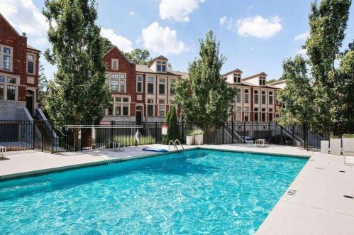 2930 Hermance Dr, Atlanta GA  30319-2704 exterior