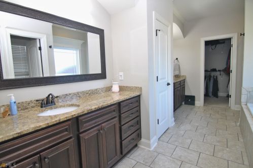 2074 Hiwassee Dr, Bonaire GA  31005-2507 exterior