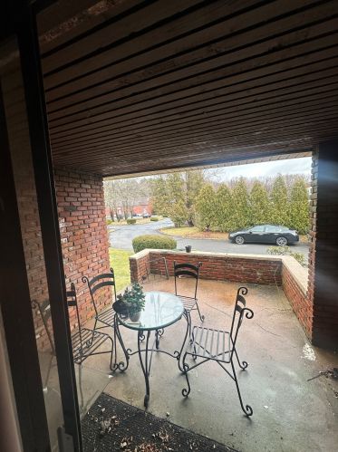 565 Talcottville Rd, Vernon CT  06066-2352 exterior