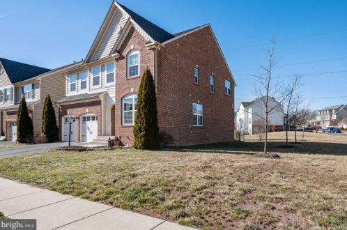 8700 Raleigh Mews, Gainesville, VA 20155-5907