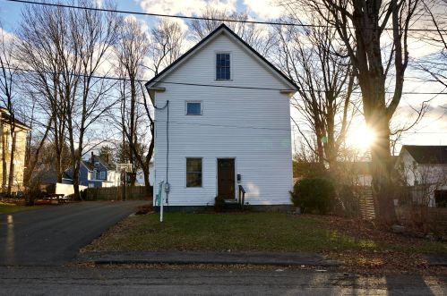 144 Manson St, Pittsfield, ME 04967-4345