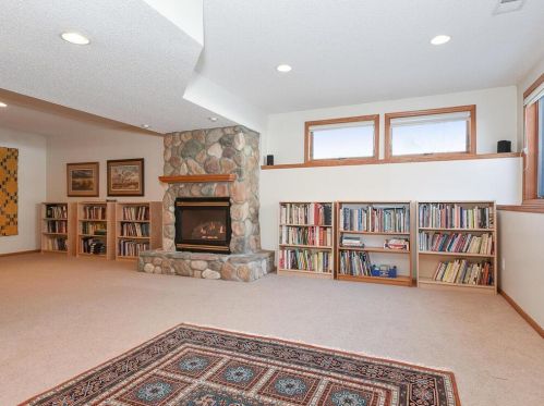 1539 Blackhawk Lk Dr, Saint Paul MN  55122-1258 exterior