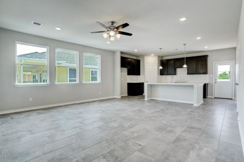 257 Bay Oaks Dr, Morgans Point, TX 77571-7007