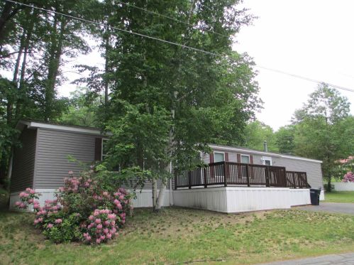 1 New Yorker Dr, Allenstown, NH 03275-2224
