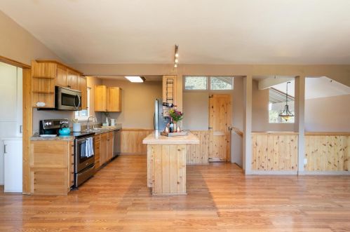 12211 Highland Ave, Truckee CA  96161-1722 exterior