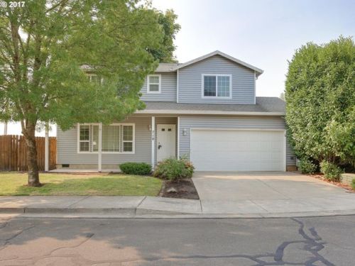 710 Earl Ct, Newberg, OR 97132-9046