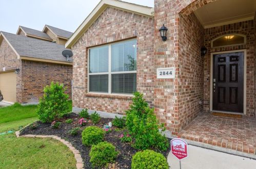 2844 Saddle Creek Dr, Fort Worth, TX 76177