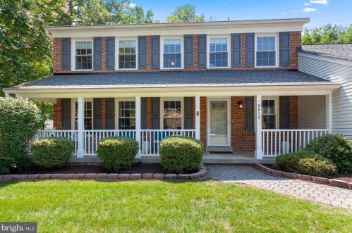 8829 Seacraft Ct, Springfield, VA 22153-2113