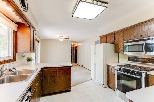 517 Fairfield Dr, Saint Paul MN  55112-6510 exterior