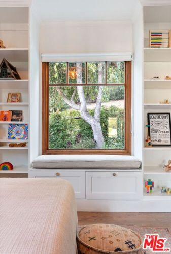 1520 Columbia Dr, Glendale CA  91205-3508 exterior