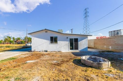 9357 Bellegrave Ave, Riverside CA  92509-2738 exterior