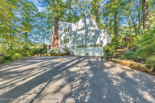 10 Lefferts Ct, Middletown NJ  07748-3031 exterior
