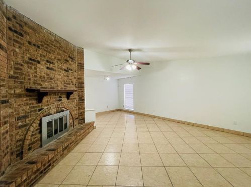 6839 Tara Dr, Richmond TX  77469-5855 exterior