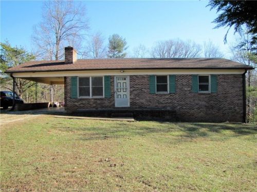 1163 Pond Rd, Ararat, VA 24053-3018