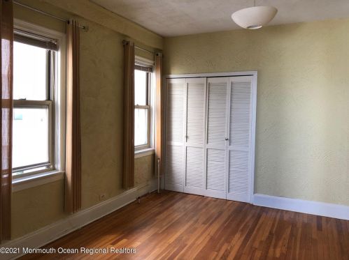 400 Deal Lake Dr, Tinton Falls NJ 07712-5174 exterior