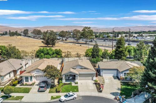 713 Berryessa St, Livermore, CA 94551-8890