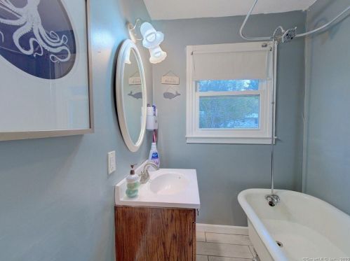 31 Beatrice Ave, Killingly CT  06239-4204 exterior