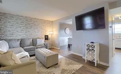 72 Lexton Dr, York PA 17404-9438 exterior