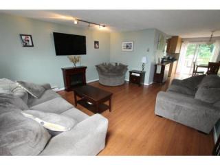 13 Fieldstone Dr, Londonderry, NH 03053-2701