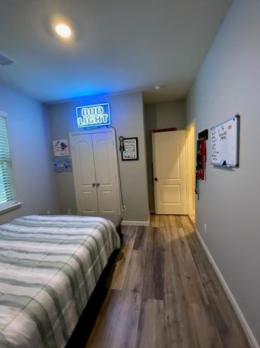 513 Cross Rdg Cir, Fort Worth TX  76120-2438 exterior