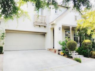 87 Shadywood, Irvine, CA 92620-7201