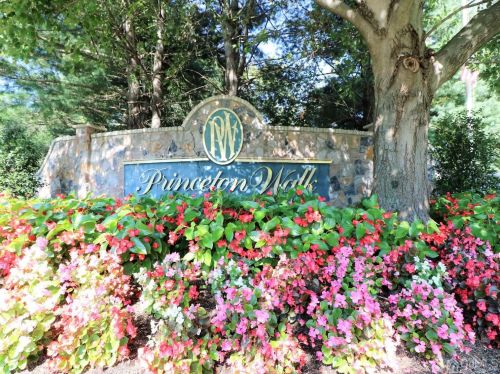 32 Coriander Dr, Princeton NJ  08540-9425 exterior