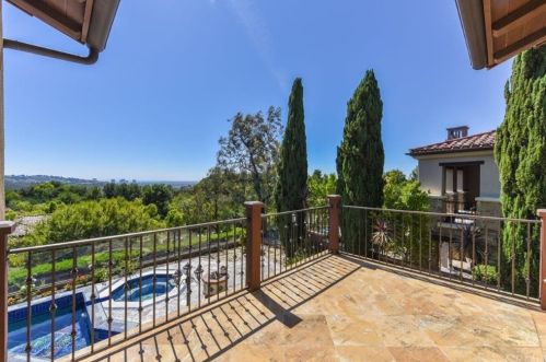 25 Blue Smt, Irvine CA  92603-0168 exterior