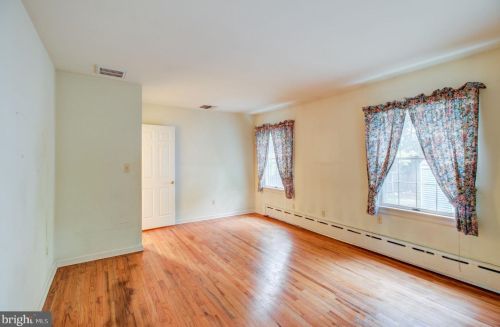 10 Clearview Ave, Trenton NJ  08619-1217 exterior