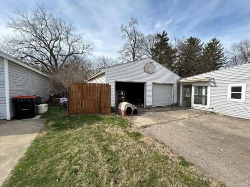 1131 Beacon St, Springfield, OH 45505-3323