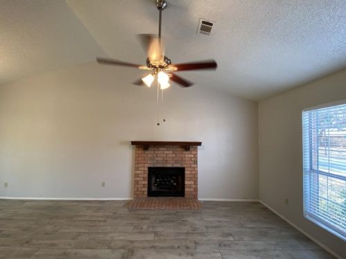 7016 Strawberry Way, Fort Worth TX  76137-1640 exterior