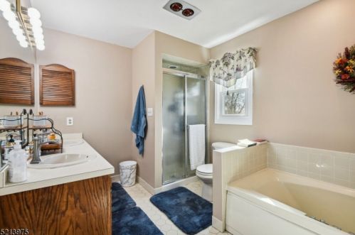 5 Colonial Ct, Dover NJ  07869-4133 exterior