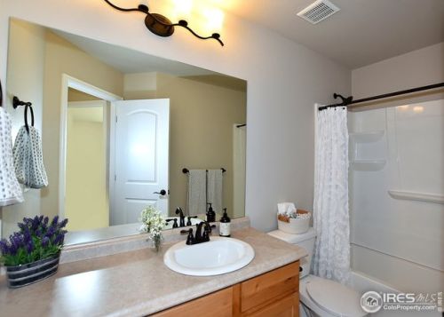 2731 Sapphire St, Loveland CO 80537-2024 exterior