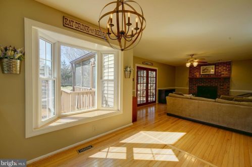 1900 Autumn Ridge Cir, Silver Spring MD 20906-5826 exterior