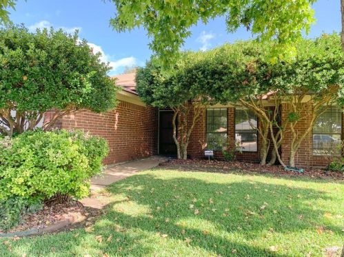 3812 Clear Brook Cir, Fort Worth, TX 76123-1310