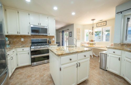 2600 Pine Grove Pl, Modesto, CA 95355-9387