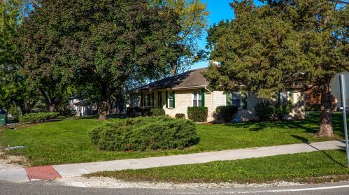 3714 Grandville Ave, Gurnee, IL 60031-2330