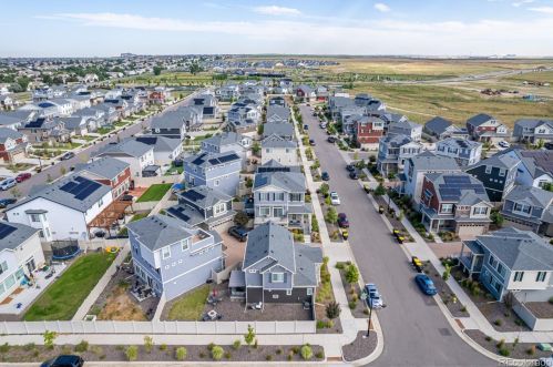 4501 Quemoy St, Aurora CO 80019-6025 exterior