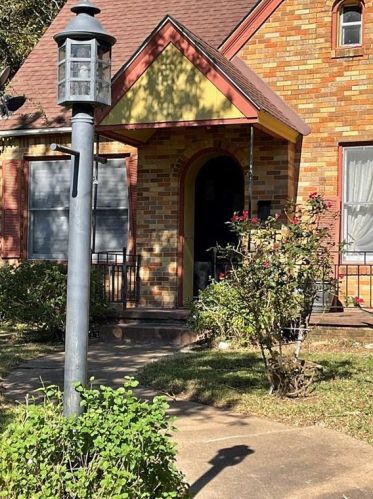 143 Pearl St, Halsted, TX 78945-1643