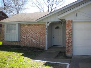 17110 Sunshine St, Houston, TX 77049-1124